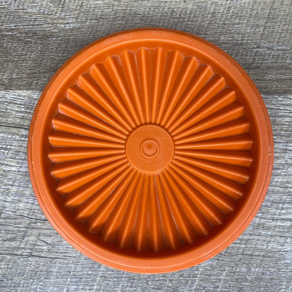 Vintage Tupperware Replacement Servalier Push Lid #812 orange  LID ONLY (3)